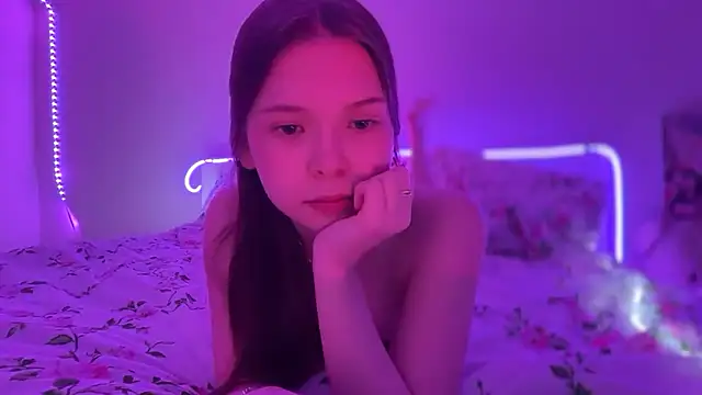 Snapshot of CandysRose chatting on 10-12-25, 05:34 CandysRose online show from 10-12-25, 05:34