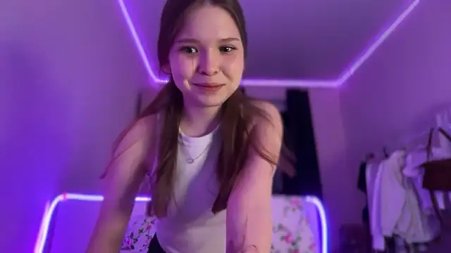 Snapshot of CandysRose chatting on 10-26-25, 08:37 CandysRose online show from 10-26-25, 08:37