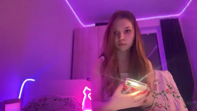 Snapshot of CandysRose chatting on 11-07-25, 06:52 CandysRose online show from 11-07-25, 06:52