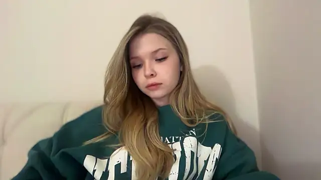 Snapshot of CandysRose chatting on 01-14-26, 08:03 CandysRose online show from 01-14-26, 08:03