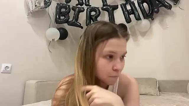 Snapshot of CandysRose chatting on 03-31-26, 09:15 CandysRose online show from 03-31-26, 09:15