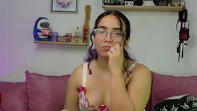 Snapshot of LucyDerby chatting on 12-02-25, 09:10 LucyDerby online show from 12-02-25, 09:10