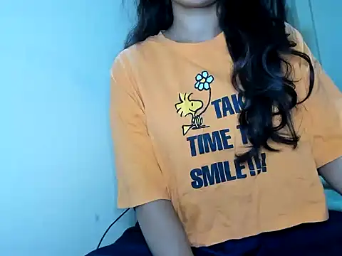 Snapshot of Queen-Bee143 chatting on 02-25-26, 05:55 Queen-Bee143 online show from 02-25-26, 05:55