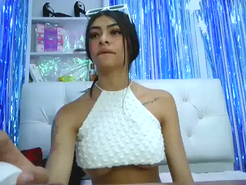 Snapshot of laylahotl chatting on 10-02-25, 04:14 laylahotl online show from 10-02-25, 04:14