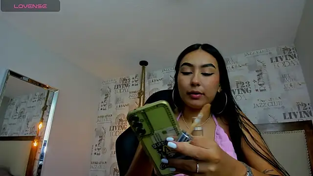 ALAHIACRUZ1 online show from 10-20-25, 07:58