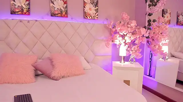 Charlotte hall  online show from 03-04-26, 03:23