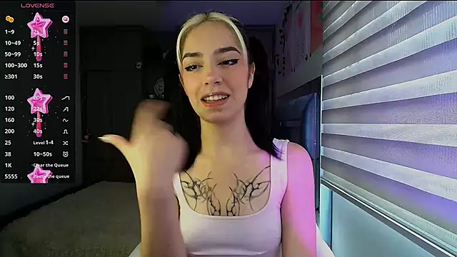 Kittyross online show from 11-26-25, 05:14