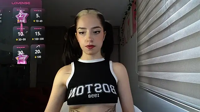 Kittyross online show from 03-25-26, 07:20