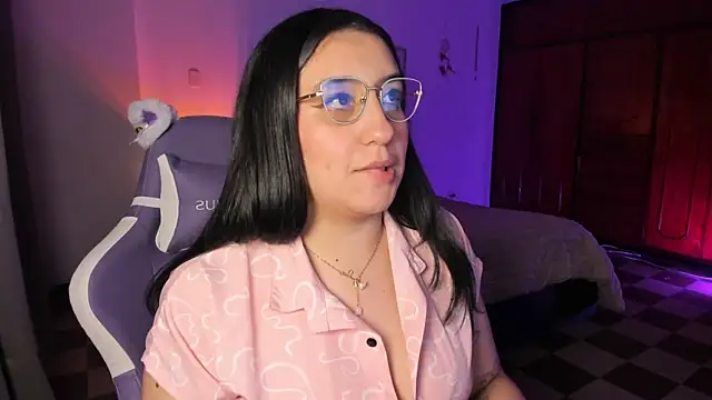 Snapshot of tellmemaddie chatting on 05-25-26, 11:00 tellmemaddie online show from 05-25-26, 11:00