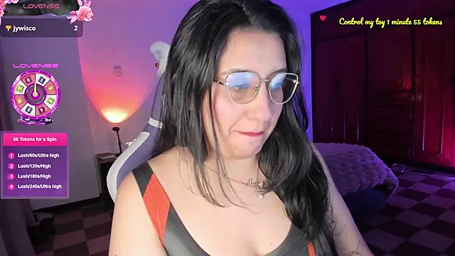 Snapshot of tellmemaddie chatting on 06-17-26, 11:05 tellmemaddie online show from 06-17-26, 11:05