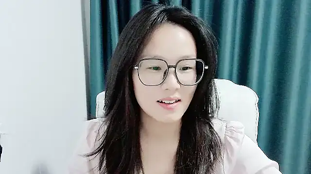 Snapshot of guai00 chatting on 10-28-25, 01:03 guai00 online show from 10-28-25, 01:03