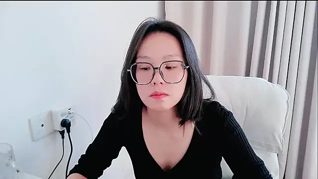 Snapshot of guai00 chatting on 11-28-25, 06:49 guai00 online show from 11-28-25, 06:49