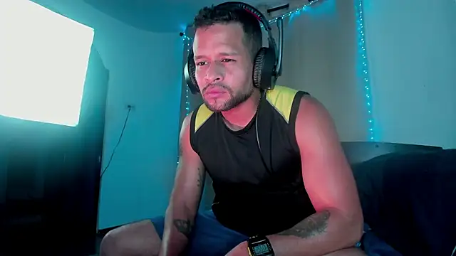 LucasGaeel online show from 10-02-25, 03:57