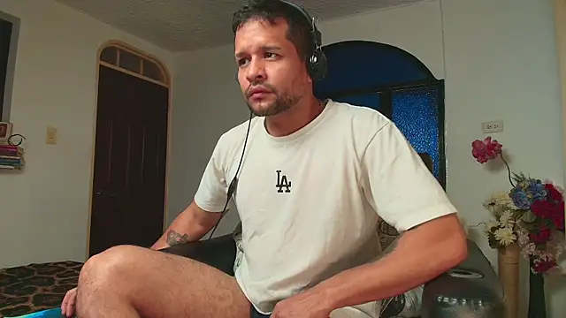 LucasGaeel online show from 07-06-26, 03:03