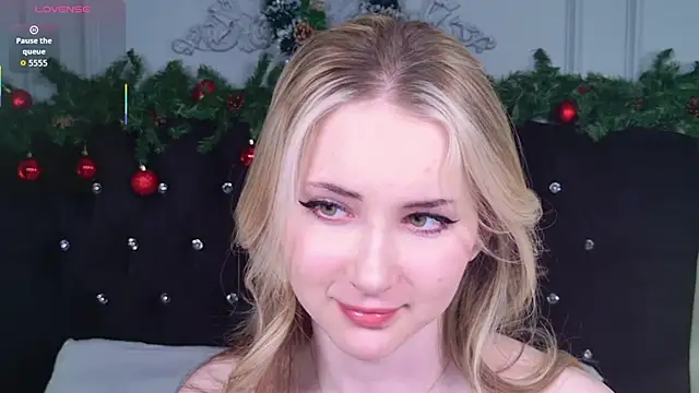 Snapshot of LiraKink chatting on 01-10-26, 12:51 LiraKink online show from 01-10-26, 12:51