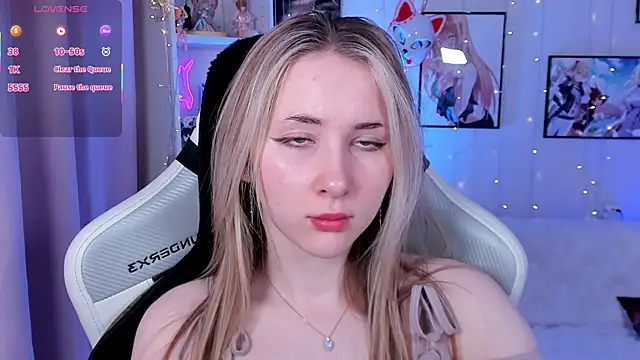 Snapshot of LiraKink chatting on 01-19-26, 03:21 LiraKink online show from 01-19-26, 03:21