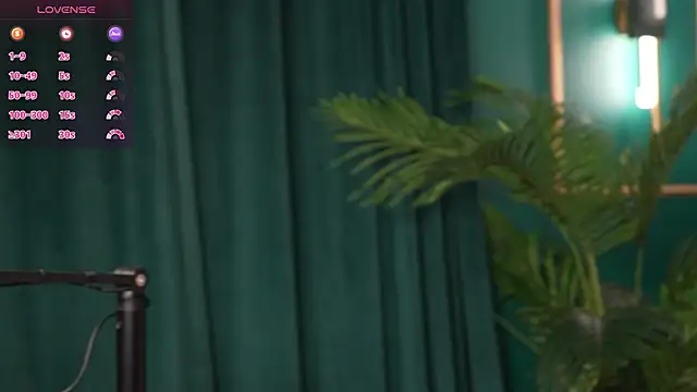 Snapshot of LiraKink chatting on 02-20-26, 07:10 LiraKink online show from 02-20-26, 07:10