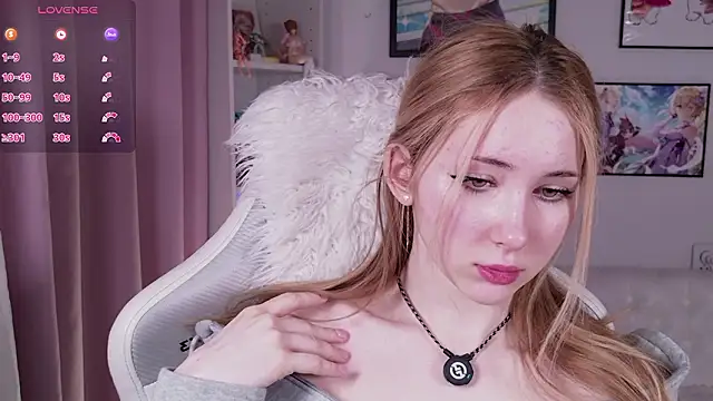 Snapshot of LiraKink chatting on 03-10-26, 04:17 LiraKink online show from 03-10-26, 04:17