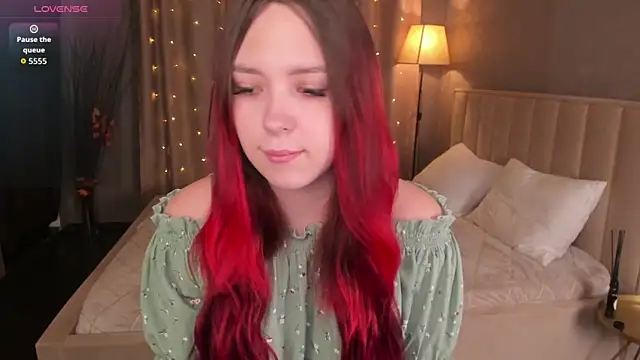 Monica  Queen online show from 10-20-25, 05:30