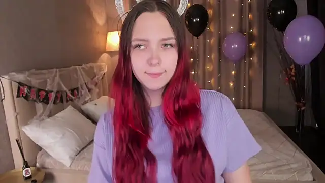 Monica  Queen online show from 10-27-25, 05:22