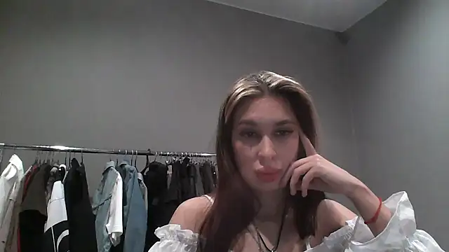 Meloriss online show from 10-25-25, 03:18