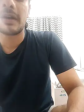 Snapshot of Ilhaamgrey chatting on 10-20-25, 02:28 Ilhaamgrey online show from 10-20-25, 02:28