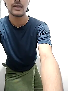 Snapshot of Ilhaamgrey chatting on 11-23-25, 03:23 Ilhaamgrey online show from 11-23-25, 03:23