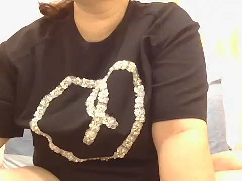 Snapshot of Kimkhaepretty chatting on 10-04-25, 03:04 Kimkhaepretty online show from 10-04-25, 03:04
