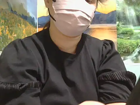 Snapshot of Kimkhaepretty chatting on 10-13-25, 12:38 Kimkhaepretty online show from 10-13-25, 12:38