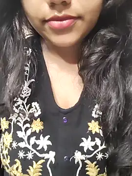 Snapshot of Miss_Rose__ chatting on 10-19-25, 02:45 Miss Rose online show from 10-19-25, 02:45