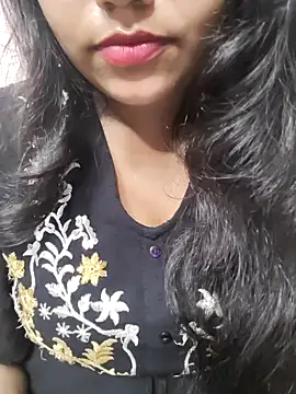 Snapshot of Miss_Rose__ chatting on 10-19-25, 05:35 Miss Rose online show from 10-19-25, 05:35