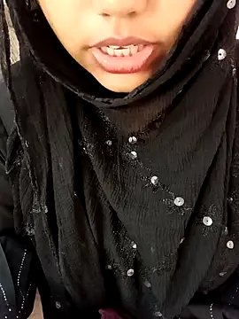 Snapshot of Miss_Rose__ chatting on 10-29-25, 11:45 Miss Rose online show from 10-29-25, 11:45