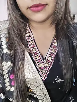 Snapshot of Miss_Rose__ chatting on 11-01-25, 05:48 Miss Rose online show from 11-01-25, 05:48