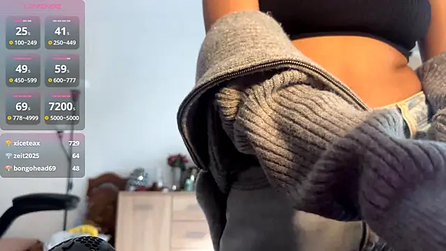 Snapshot of EvaJetty chatting on 09-28-25, 01:49 EvaJetty online show from 09-28-25, 01:49