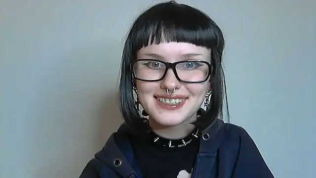 Snapshot of Paradoxy_ chatting on 10-21-25, 07:25 Paradoxy online show from 10-21-25, 07:25