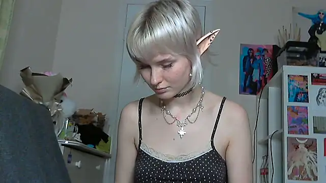 Snapshot of Paradoxy_ chatting on 11-30-25, 08:46 Paradoxy online show from 11-30-25, 08:46