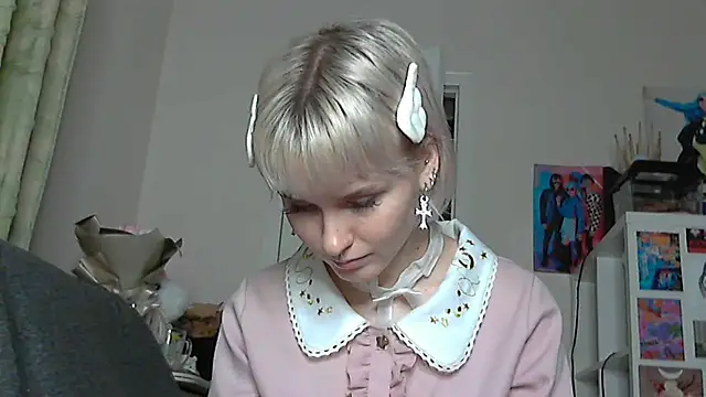 Snapshot of Paradoxy_ chatting on 12-01-25, 08:47 Paradoxy online show from 12-01-25, 08:47