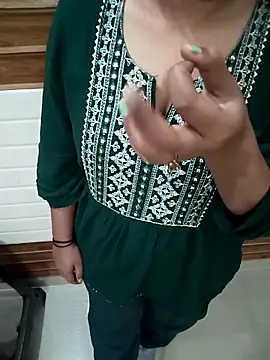 Snapshot of Minakshi_677 chatting on 12-16-25, 08:03 Minakshi 677 online show from 12-16-25, 08:03