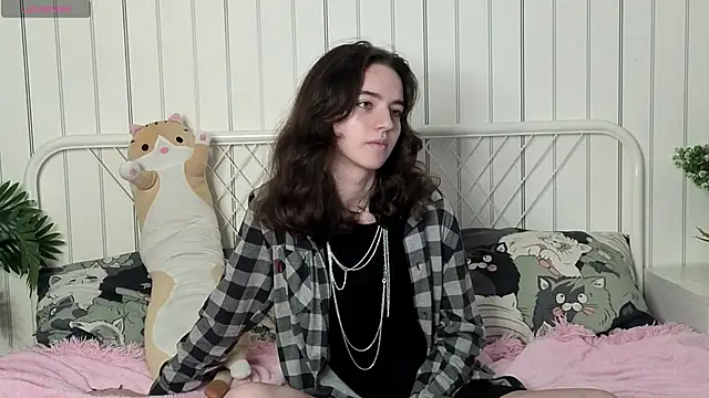 TarahCayne online show from 10-15-25, 08:25
