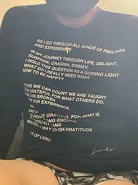 Snapshot of mj-story chatting on 11-14-25, 11:24 mj-story online show from 11-14-25, 11:24