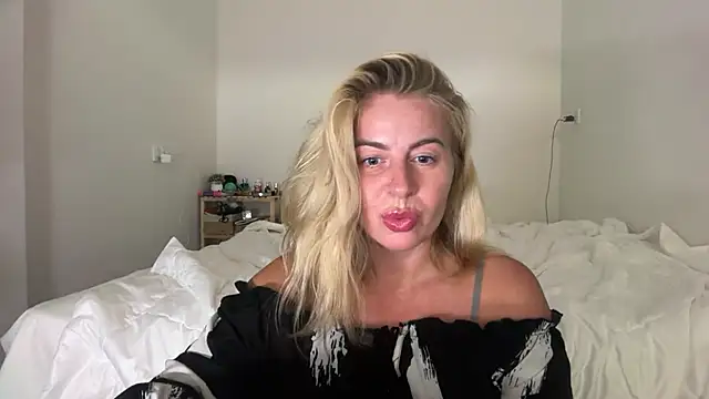 Snapshot of Miravynn chatting on 02-07-26, 07:50 Miravynn online show from 02-07-26, 07:50