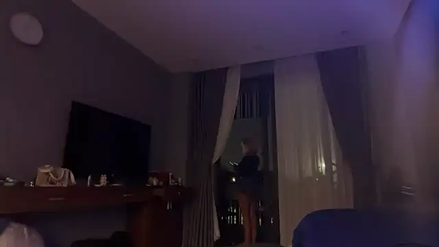 Snapshot of Miravynn chatting on 02-21-26, 05:36 Miravynn online show from 02-21-26, 05:36