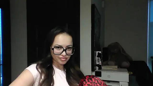 Elyrisse online show from 10-25-25, 11:54