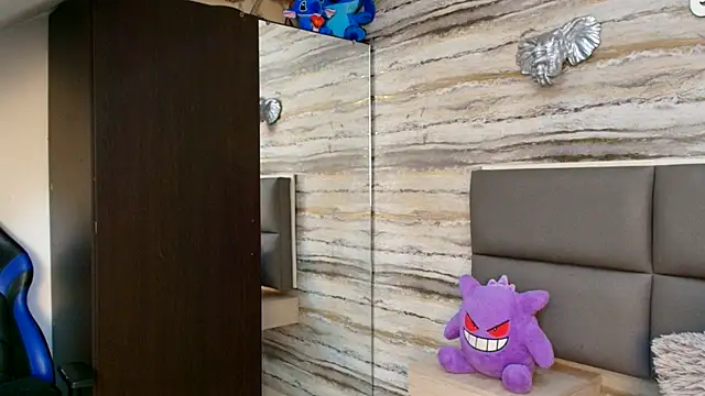 Lovers 21 online show from 12-20-25, 03:35