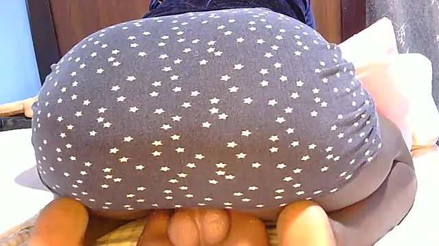 Snapshot of SpiceySnack chatting on 03-12-26, 03:29 SpiceySnack online show from 03-12-26, 03:29