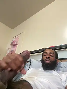 Snapshot of vaultclub chatting on 10-17-25, 09:06 vaultclub online show from 10-17-25, 09:06