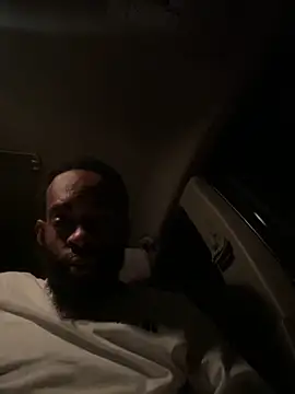 Snapshot of vaultclub chatting on 10-18-25, 09:54 vaultclub online show from 10-18-25, 09:54