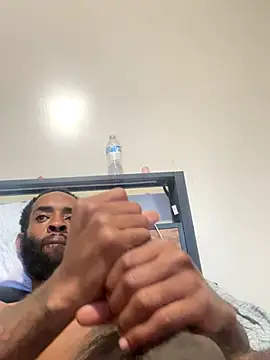 Snapshot of vaultclub chatting on 10-27-25, 10:03 vaultclub online show from 10-27-25, 10:03