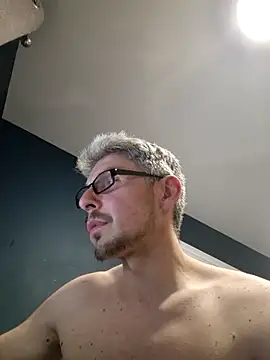 CerveniXXL online show from 04-21-26, 07:28