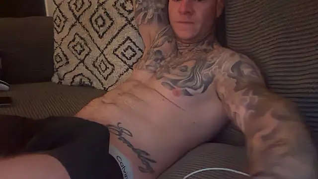 Snapshot of TeasySam chatting on 10-13-25, 11:27 TeasySam online show from 10-13-25, 11:27